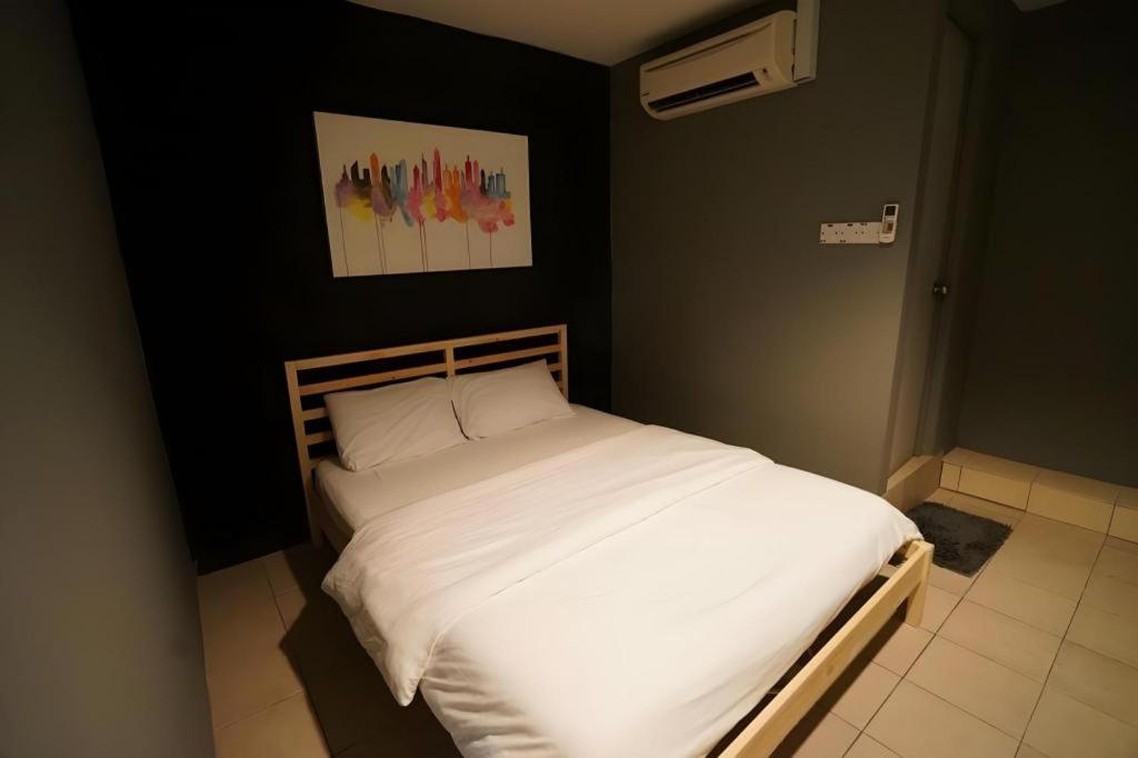 Koptel Budget Hotel Kuching Exterior foto