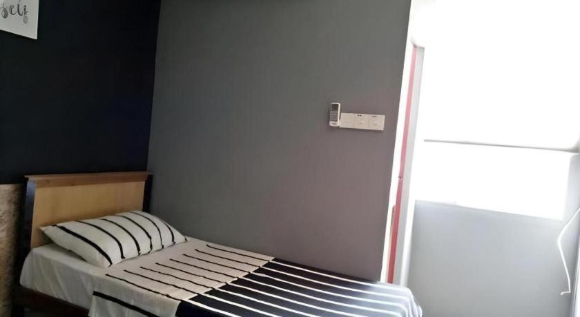 Koptel Budget Hotel Kuching Exterior foto